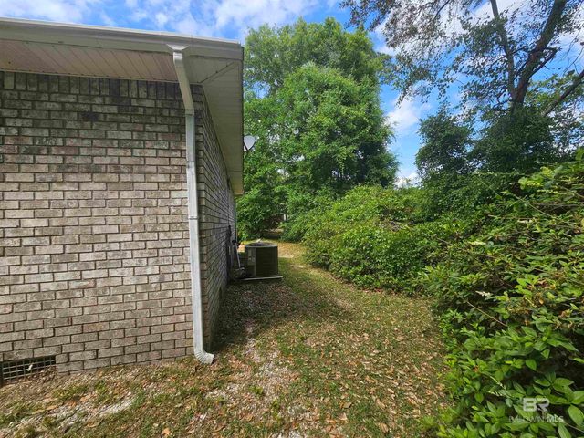 2700 Pine Ridge Drive, Lillian, AL 36549