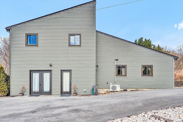 3144 Country Club RD, Troutville, VA 24175