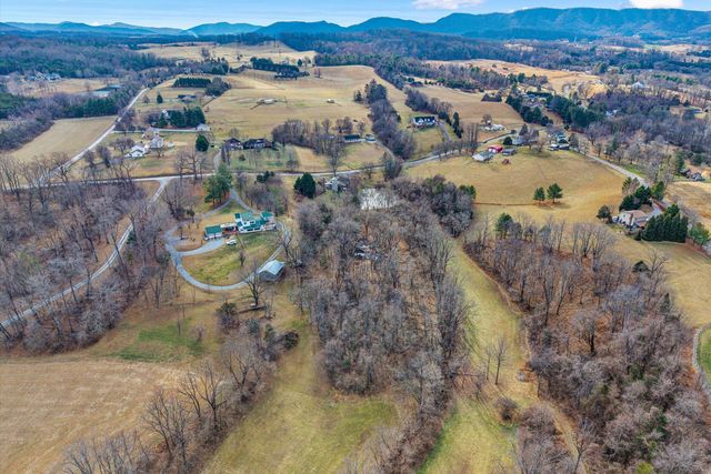 3144 Country Club RD, Troutville, VA 24175