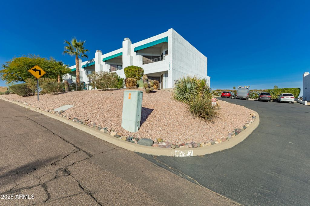 16812 E LAMPLIGHTER Way 9, Fountain Hills, AZ 85268 — photo 2