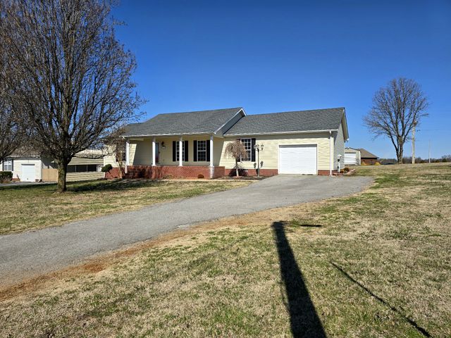 1381 Tom Grissom Rd, Morrison, TN 37357