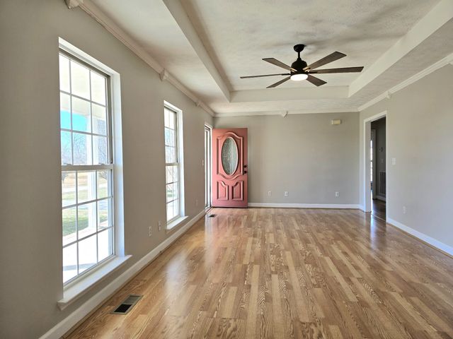 1381 Tom Grissom Rd, Morrison, TN 37357