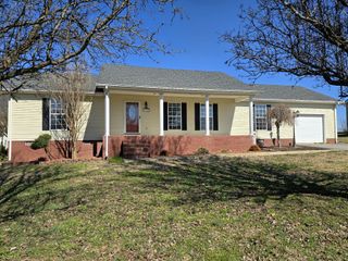 1381 Tom Grissom Rd, Morrison, TN 37357
