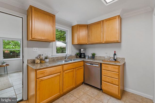 302 S WEST ST, Falls Church, VA 22046