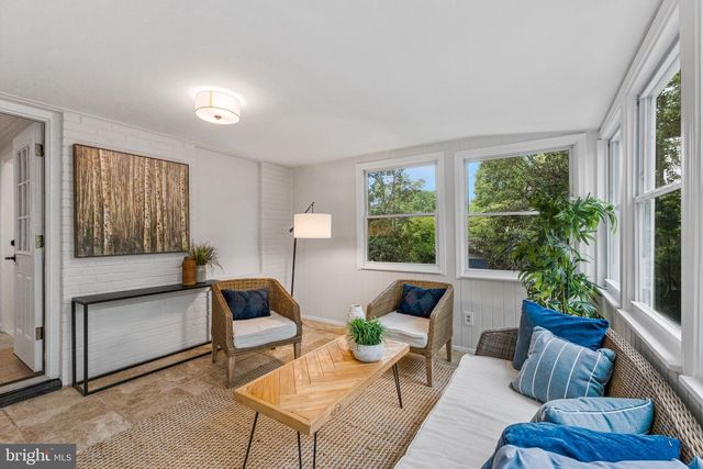 302 S WEST ST, Falls Church, VA 22046