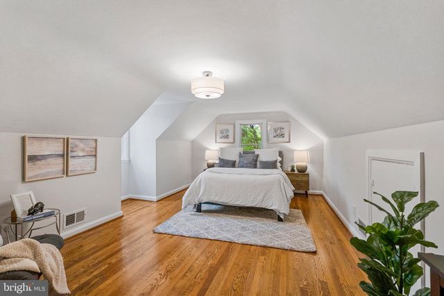 302 S WEST ST, Falls Church, VA 22046
