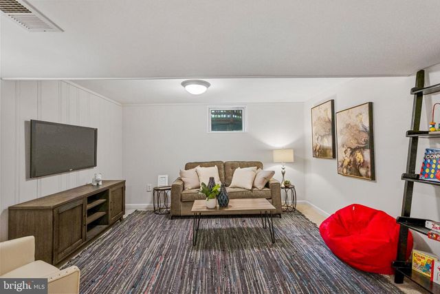 302 S WEST ST, Falls Church, VA 22046