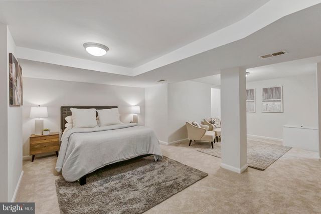 302 S WEST ST, Falls Church, VA 22046