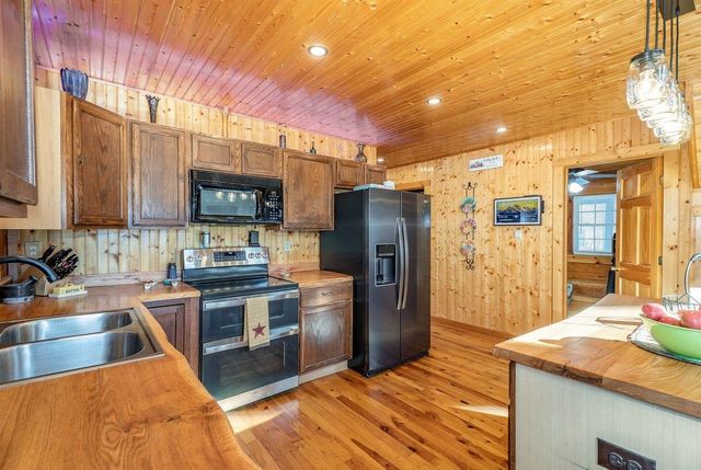 147 BEAR RIDGE RD, Milam, WV 26838