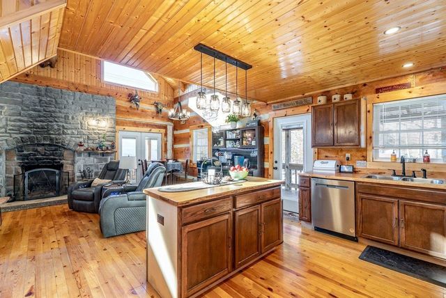 147 BEAR RIDGE RD, Milam, WV 26838