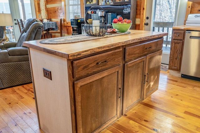 147 BEAR RIDGE RD, Milam, WV 26838