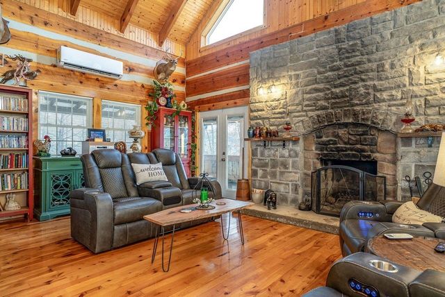 147 BEAR RIDGE RD, Milam, WV 26838