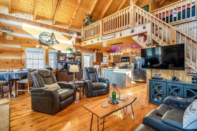 147 BEAR RIDGE RD, Milam, WV 26838