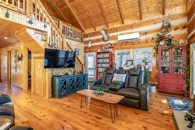 147 BEAR RIDGE RD, Milam, WV 26838