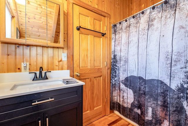 147 BEAR RIDGE RD, Milam, WV 26838