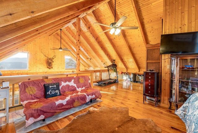 147 BEAR RIDGE RD, Milam, WV 26838