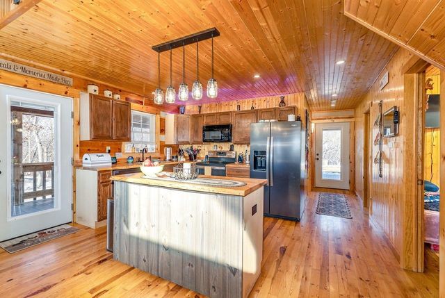 147 BEAR RIDGE RD, Milam, WV 26838