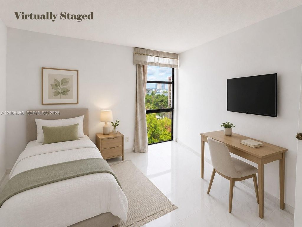 Image 12 of property listing at 17011 N Bay Rd 801, Sunny Isles Beach, FL 33160
