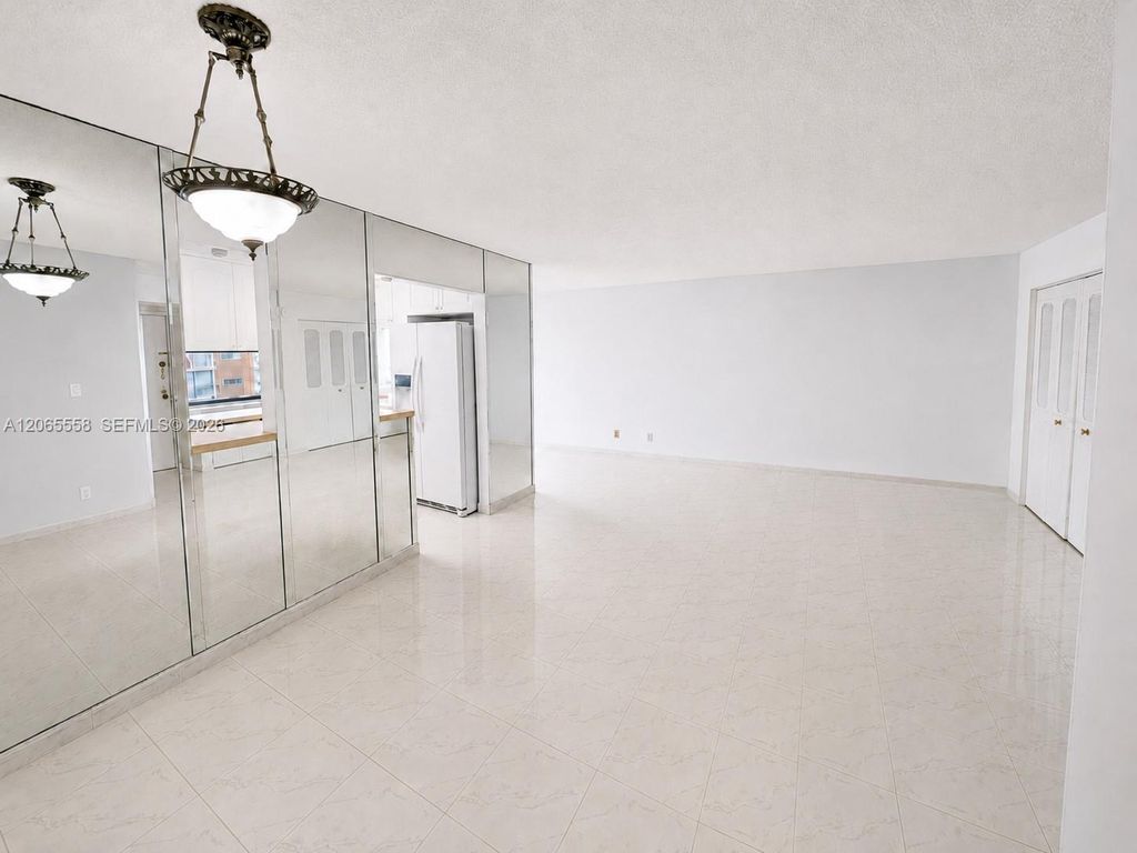 Image 16 of property listing at 17011 N Bay Rd 801, Sunny Isles Beach, FL 33160