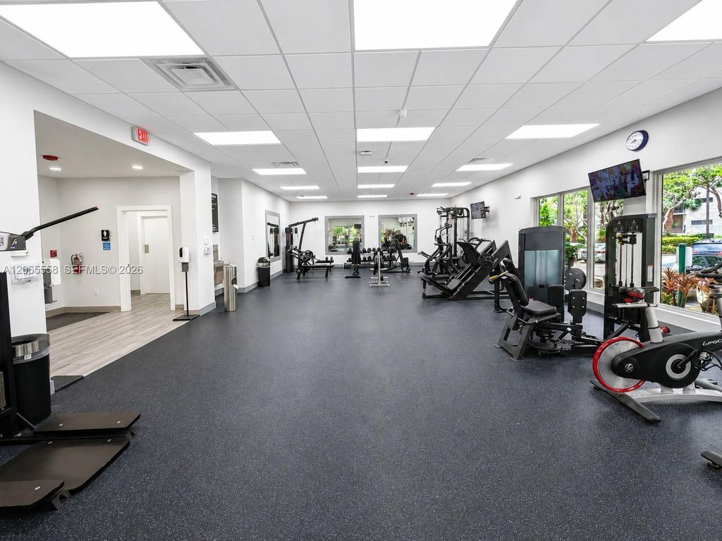 Image 21 of property listing at 17011 N Bay Rd 801, Sunny Isles Beach, FL 33160