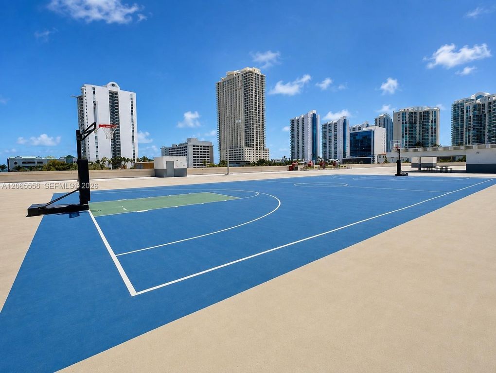 Image 25 of property listing at 17011 N Bay Rd 801, Sunny Isles Beach, FL 33160
