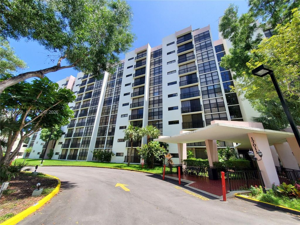 Image 32 of property listing at 17011 N Bay Rd 801, Sunny Isles Beach, FL 33160