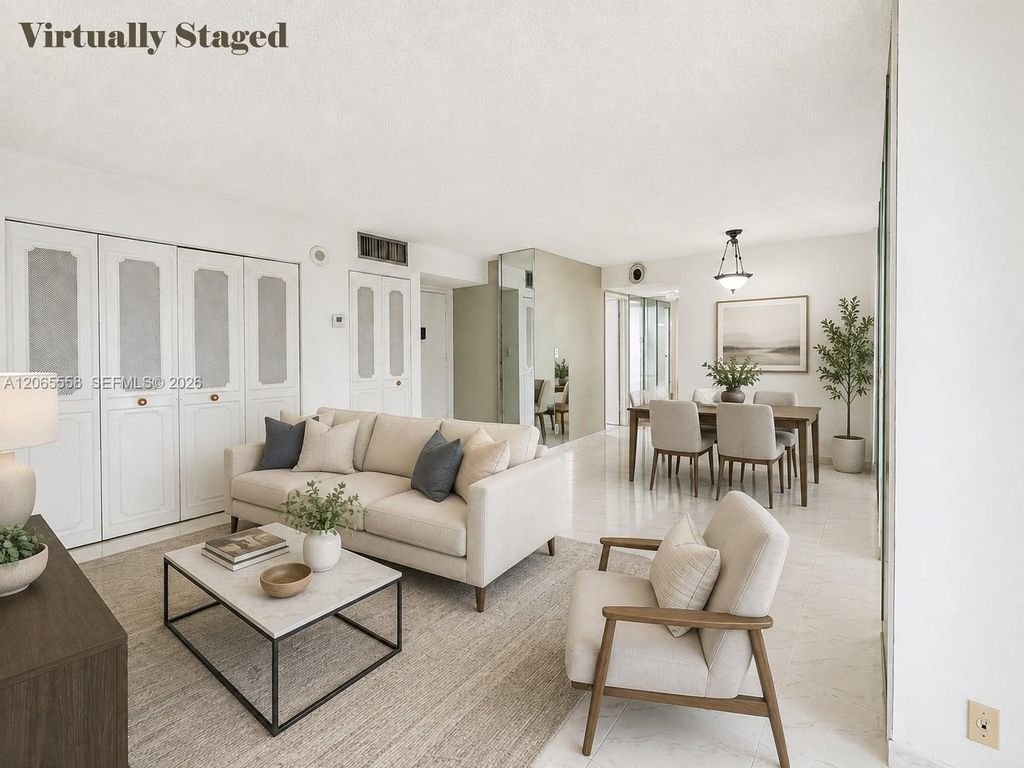 Image 5 of property listing at 17011 N Bay Rd 801, Sunny Isles Beach, FL 33160