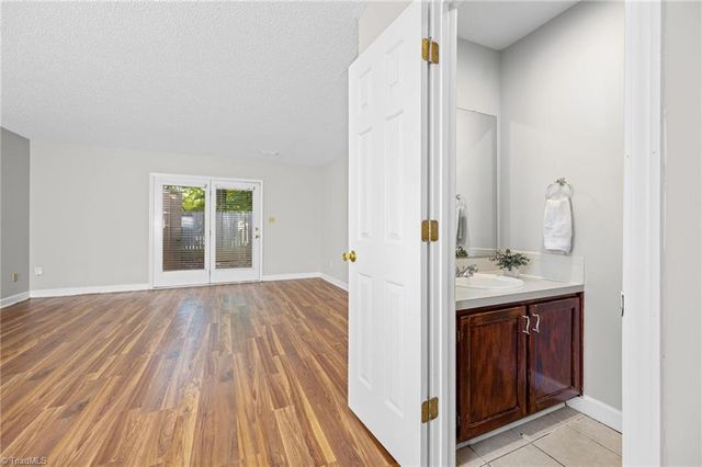 5910 King Charles Court, Clemmons, NC 27012