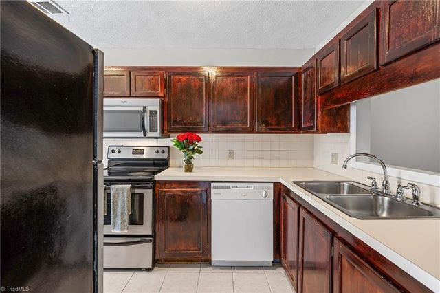 5910 King Charles Court, Clemmons, NC 27012