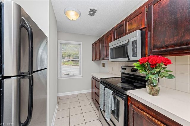 5910 King Charles Court, Clemmons, NC 27012