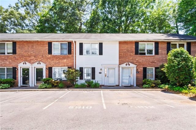 5910 King Charles Court, Clemmons, NC 27012