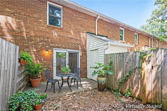 5910 King Charles Court, Clemmons, NC 27012