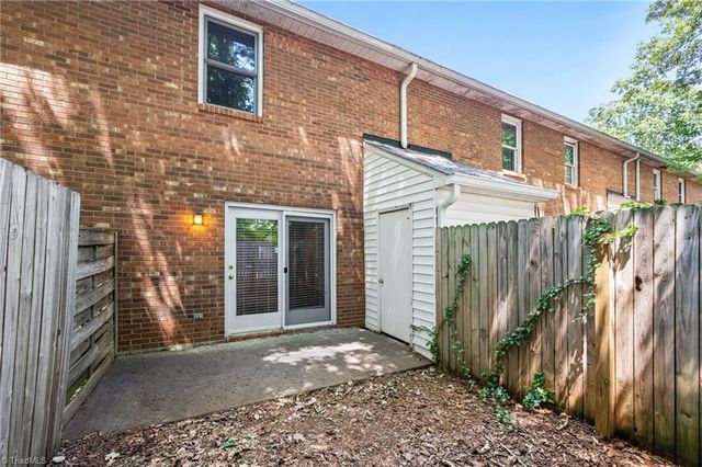 5910 King Charles Court, Clemmons, NC 27012