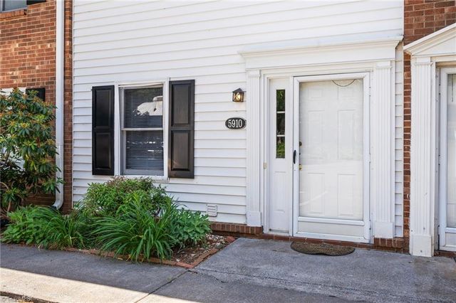 5910 King Charles Court, Clemmons, NC 27012