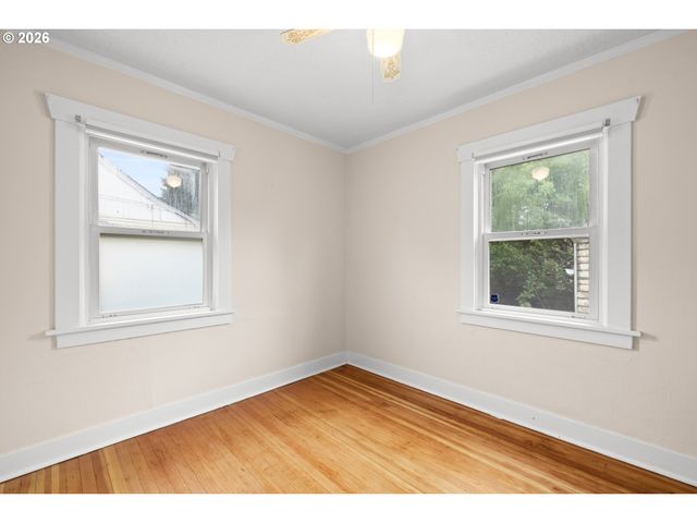2132 Se REEDWAY St, Portland, OR 97202