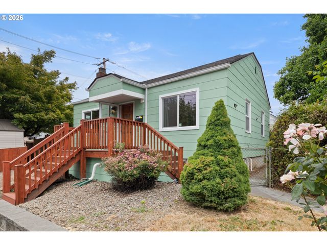 2132 Se REEDWAY St, Portland, OR 97202