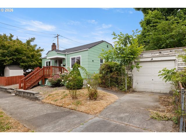 2132 Se REEDWAY St, Portland, OR 97202