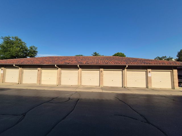 21W581 North Avenue 26, Lombard, IL 60148