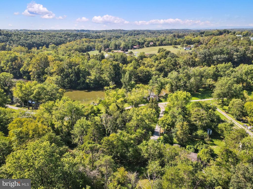 13726 HOPPS LANDING RD, Hagerstown, MD 21740