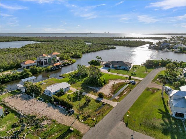 2880 8th AVE, St. James City, FL 33956