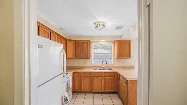 16003 SHAREWOOD DRIVE, Tampa, FL 33618