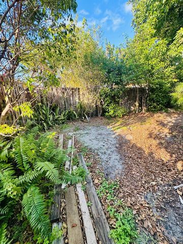 2051 NE 25th Ave, Pompano Beach, FL 33062