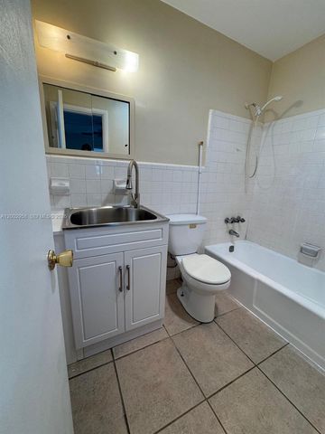 2051 NE 25th Ave, Pompano Beach, FL 33062