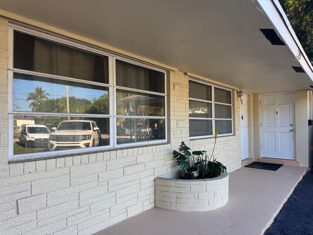 2051 NE 25th Ave, Pompano Beach, FL 33062