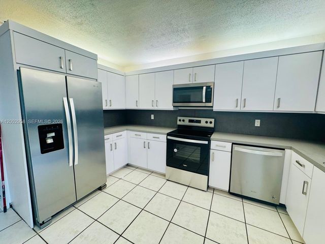 2051 NE 25th Ave, Pompano Beach, FL 33062