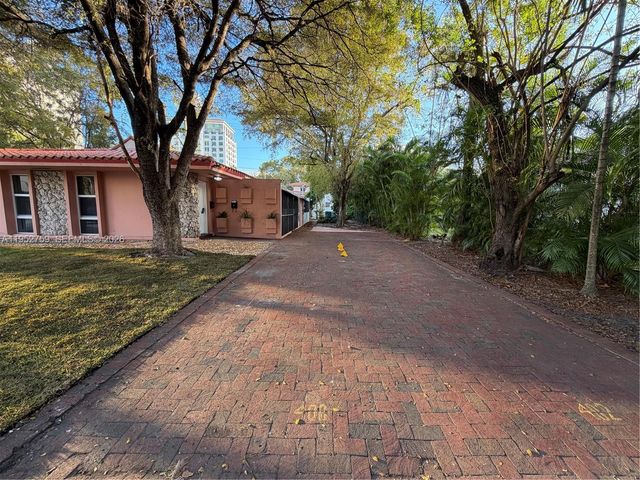 400 Minorca Ave 1, Coral Gables, FL 33134