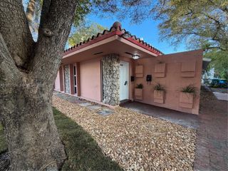 400 Minorca Ave 1, Coral Gables, FL 33134