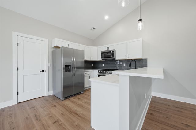 231-233 N Mendocino Ct, Goddard, KS 67052