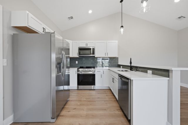 231-233 N Mendocino Ct, Goddard, KS 67052