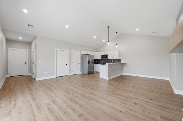231-233 N Mendocino Ct, Goddard, KS 67052